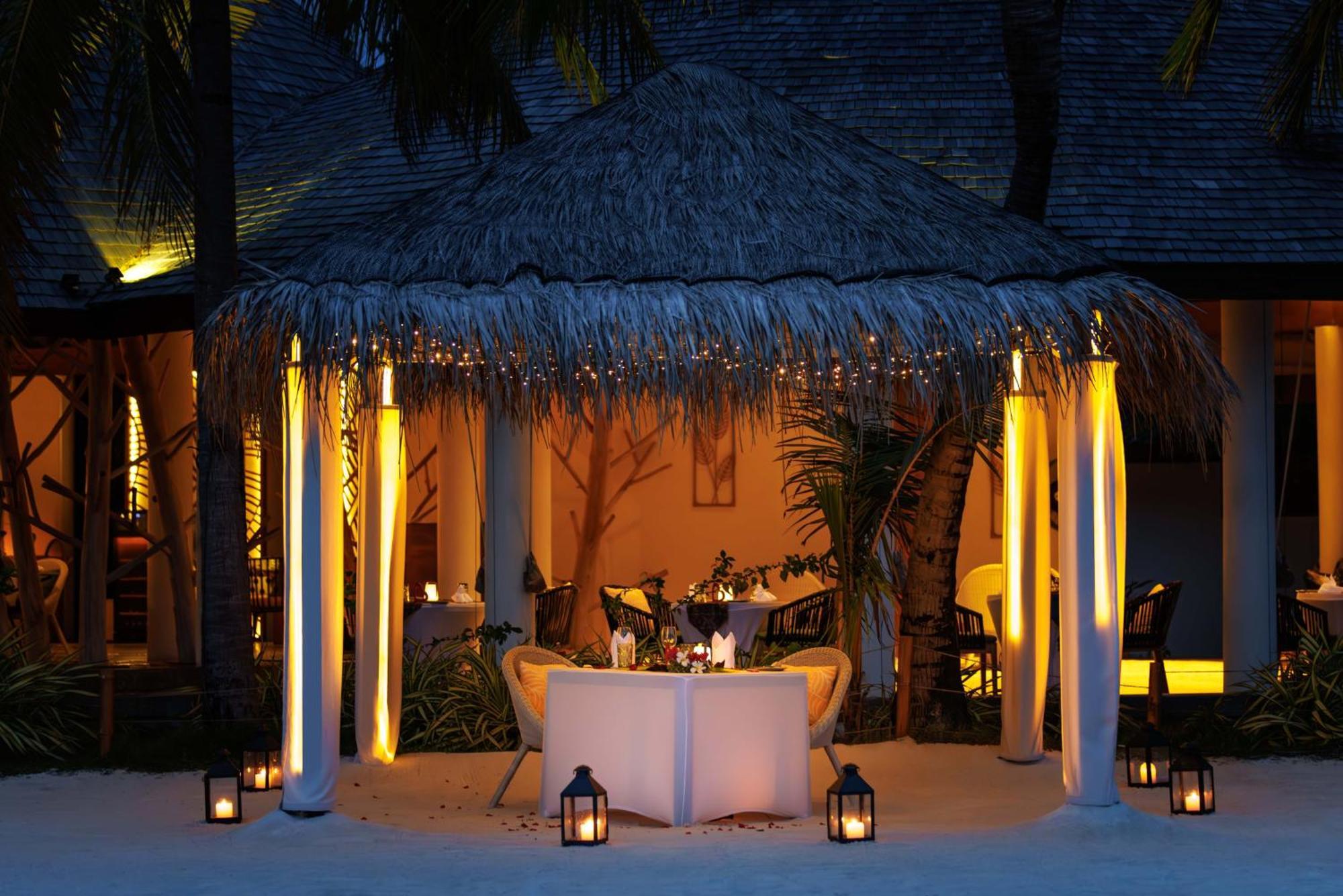 Ozen Life Maadhoo Hotel Maadhoo  Buitenkant foto