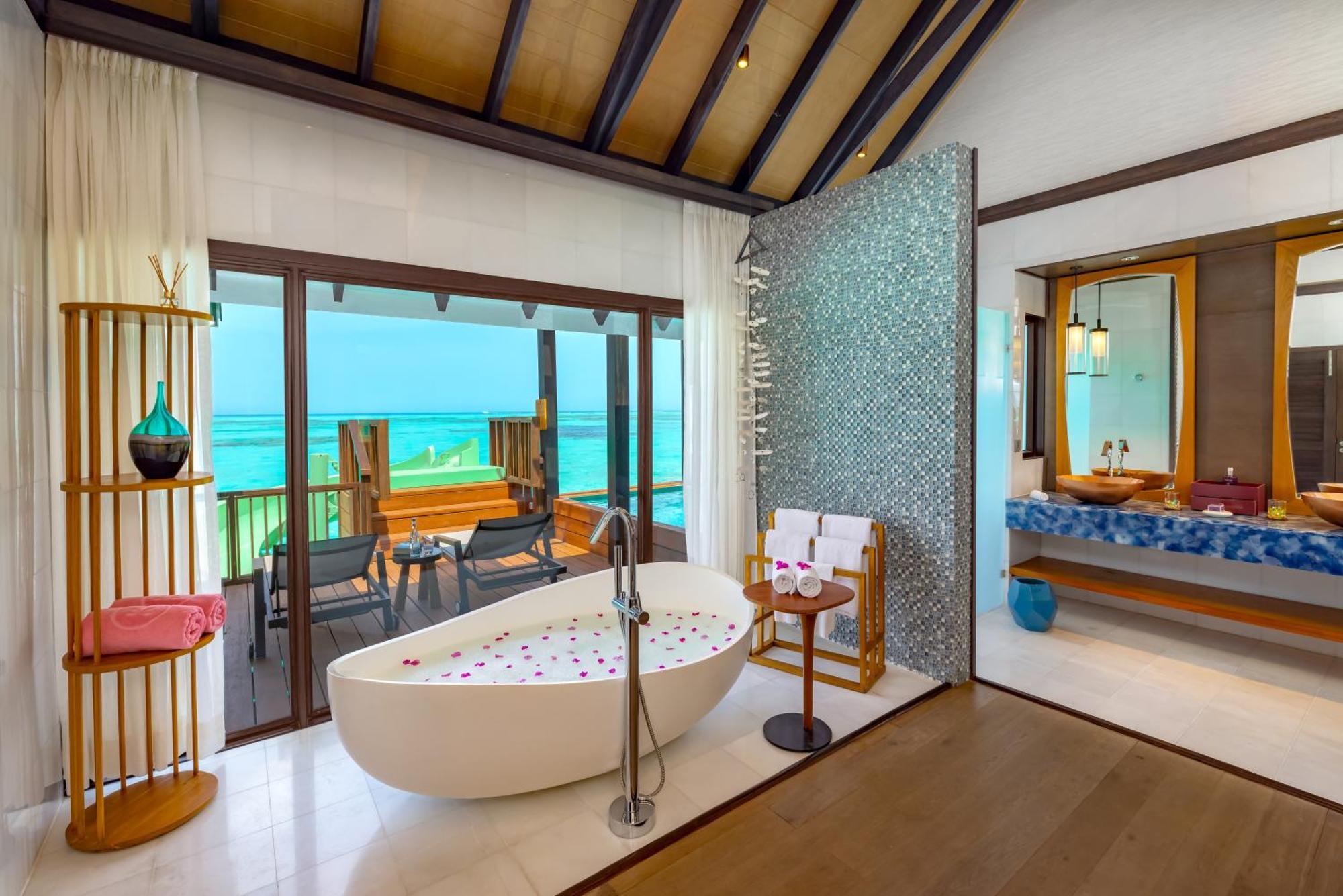 Ozen Life Maadhoo Hotel Maadhoo  Buitenkant foto